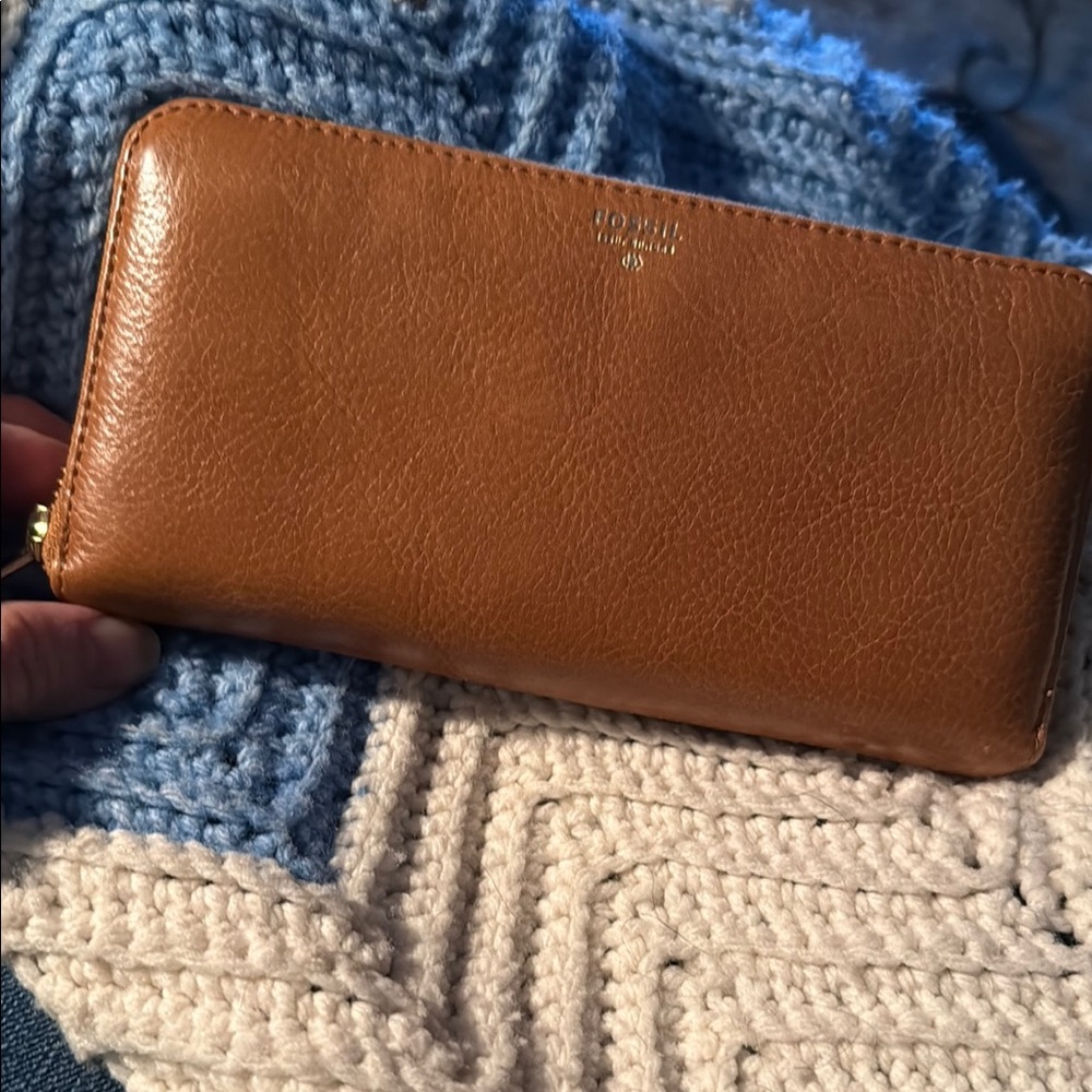 NEW FOSSIL WALLET BROWN ZIPPER CLOSER MANY CARD HOLDERS